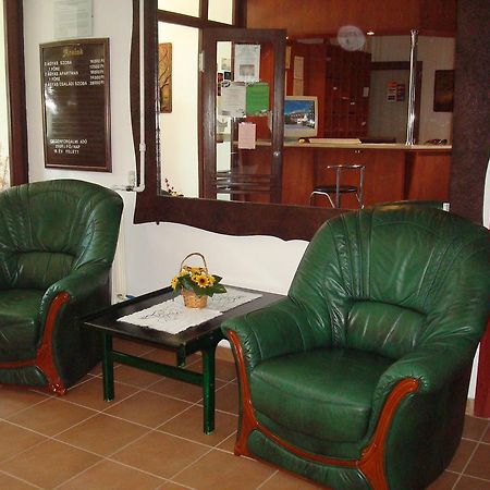 Hotel Termal Tiszaújváros エクステリア 写真