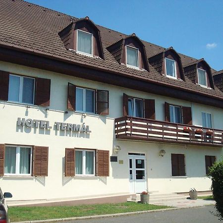Hotel Termal Tiszaújváros エクステリア 写真