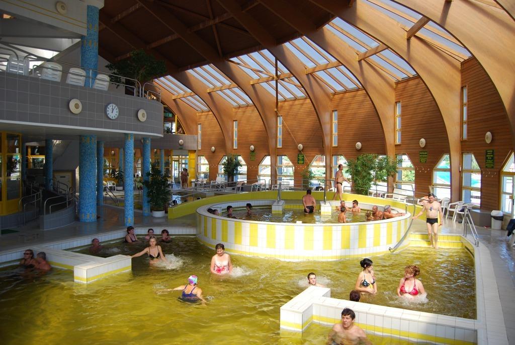 Hotel Termal Tiszaújváros エクステリア 写真