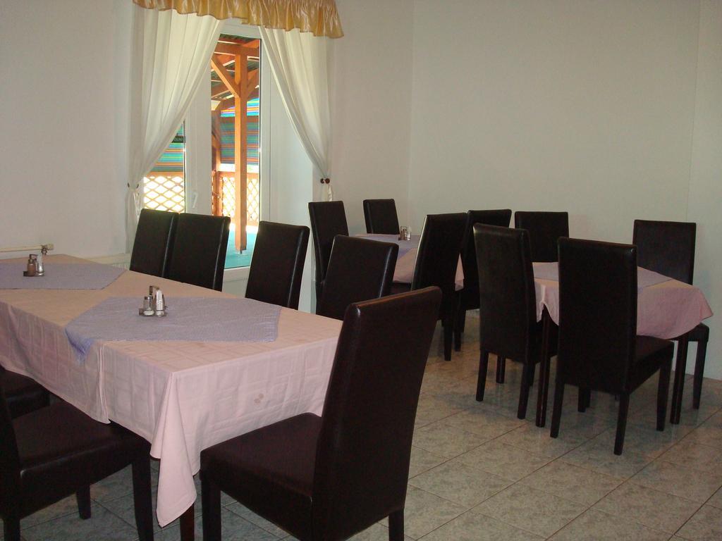 Hotel Termal Tiszaújváros エクステリア 写真