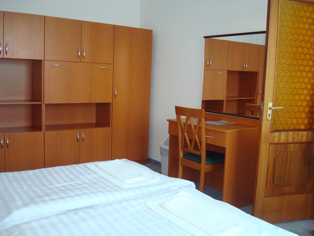 Hotel Termal Tiszaújváros エクステリア 写真