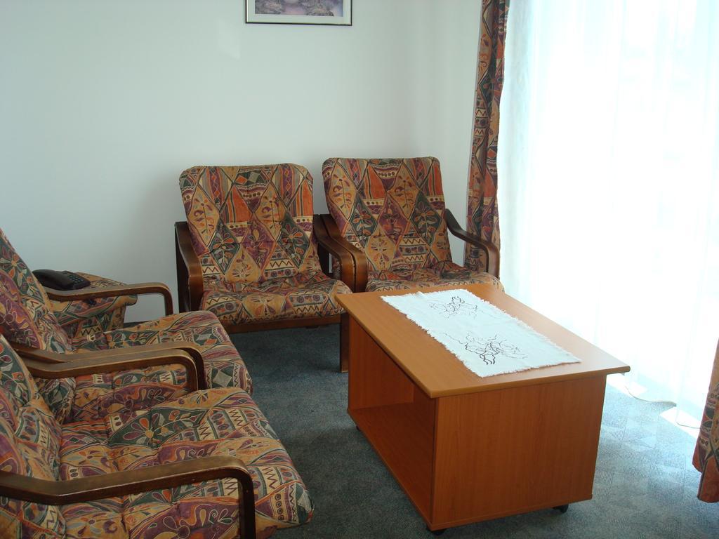 Hotel Termal Tiszaújváros エクステリア 写真