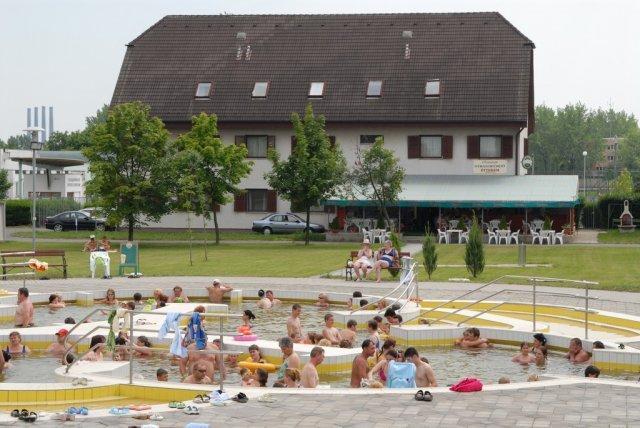 Hotel Termal Tiszaújváros エクステリア 写真